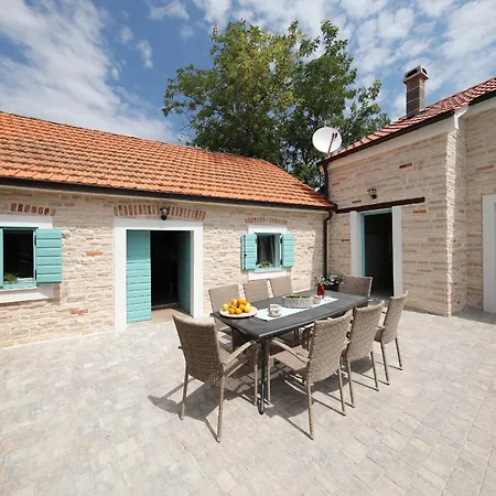 Lapis Zadarvillas Vila Donje Rastane
