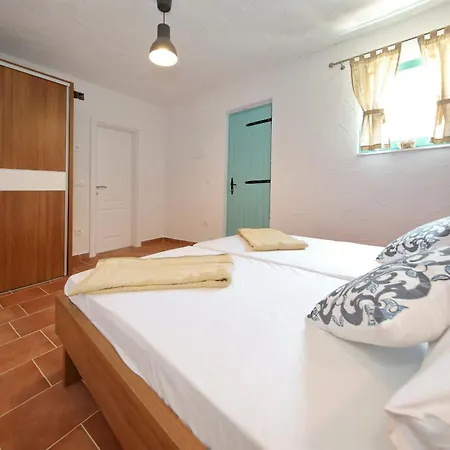 Lapis Zadarvillas Vila