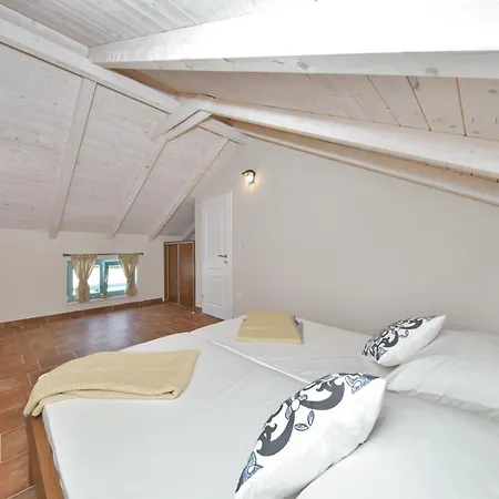 Lapis Zadarvillas *