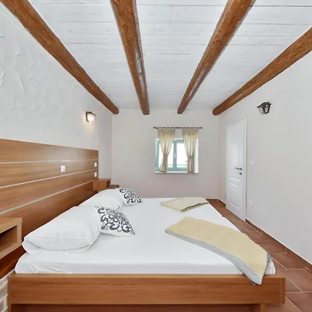 Lapis Zadarvillas Vila