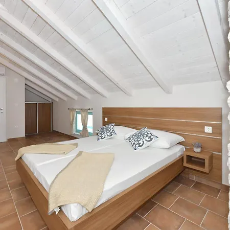 Villa Lapis Zadarvillas *