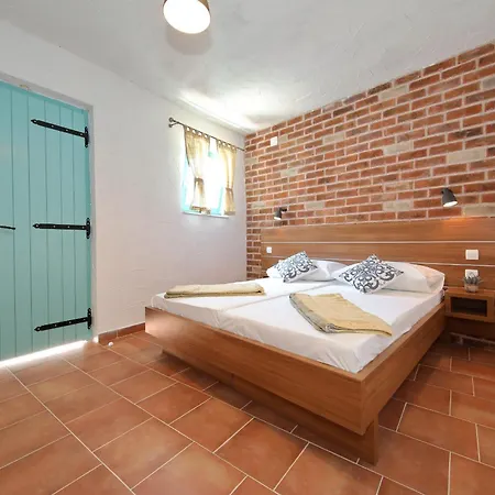 Lapis Zadarvillas Donje Rastane